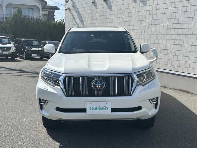 トヨタ ランドクルーザー プラド TX Lパッケージ 山形県 2022(令4)年 4.3万km ホワイトパールクリスタルシャイン ワンオーナー/4WD/純正9インチSDメモリナビ(NSZT-Y68T)/BT/CD/SD/フルセグTV/バックカメラ/本革シート/前席パワーシート/前席シートヒーター/前席エアシート/電動格納サードシート/追従機能付きクルーズコントロール/レーンキープアシスト/前後コーナーセンサー/LEDヘッドライト/前後フォグランプ/オートハイビーム/本革巻ステアリング/純正19インチAW/純正フロアマット