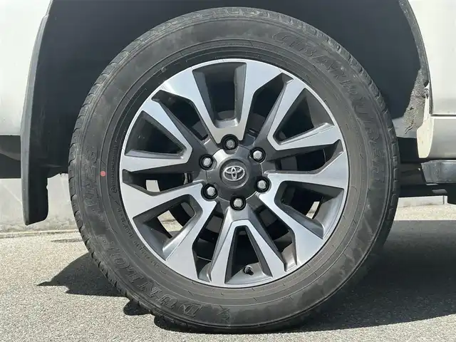 トヨタ ランドクルーザー プラド TX Lパッケージ 山形県 2022(令4)年 4.3万km ホワイトパールクリスタルシャイン ワンオーナー/4WD/純正9インチSDメモリナビ(NSZT-Y68T)/BT/CD/SD/フルセグTV/バックカメラ/本革シート/前席パワーシート/前席シートヒーター/前席エアシート/電動格納サードシート/追従機能付きクルーズコントロール/レーンキープアシスト/前後コーナーセンサー/LEDヘッドライト/前後フォグランプ/オートハイビーム/本革巻ステアリング/純正19インチAW/純正フロアマット