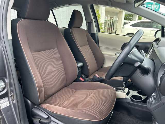 トヨタ アクア G 千葉県 2012(平24)年 8万km グレーメタリック ナビＮＳＣＰ－Ｗ６２　バックカメラ　ＢＴ　ＥＴＣ　シートヒーター　ナノイー　ワンセグＴＶ　ステアリングスイッチ　スマートキー　プッシュスタート 革巻きハンドル オートライト