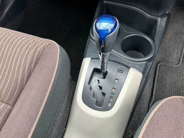 トヨタ アクア G 千葉県 2012(平24)年 8万km グレーメタリック ナビＮＳＣＰ－Ｗ６２　バックカメラ　ＢＴ　ＥＴＣ　シートヒーター　ナノイー　ワンセグＴＶ　ステアリングスイッチ　スマートキー　プッシュスタート 革巻きハンドル オートライト