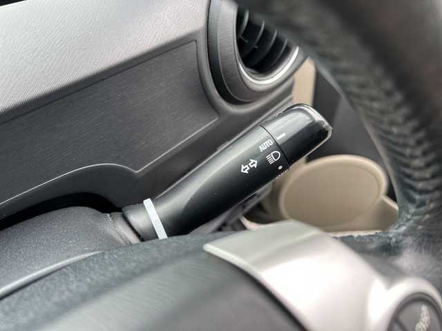 トヨタ アクア G 千葉県 2012(平24)年 8万km グレーメタリック ナビＮＳＣＰ－Ｗ６２　バックカメラ　ＢＴ　ＥＴＣ　シートヒーター　ナノイー　ワンセグＴＶ　ステアリングスイッチ　スマートキー　プッシュスタート 革巻きハンドル オートライト