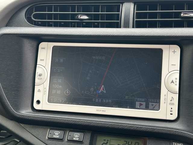 トヨタ アクア G 千葉県 2012(平24)年 8万km グレーメタリック ナビＮＳＣＰ－Ｗ６２　バックカメラ　ＢＴ　ＥＴＣ　シートヒーター　ナノイー　ワンセグＴＶ　ステアリングスイッチ　スマートキー　プッシュスタート 革巻きハンドル オートライト
