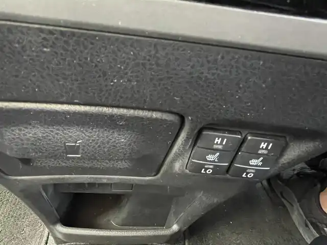 トヨタ エスクァイア Gi 兵庫県 2016(平28)年 12.4万km ホワイトパールクリスタルシャイン (株)IDOMが運営する【じしゃロン西宮店】の自社ローン対象車両になります。こちらは現金ご利用時の価格です。/自社ローンご希望の方は別途その旨お申付け下さい。/＊純正ナビ/＊ワンセグテレビ/＊バックカメラ/＊両側パワースライドドア/＊ETC/＊クルーズコントロール