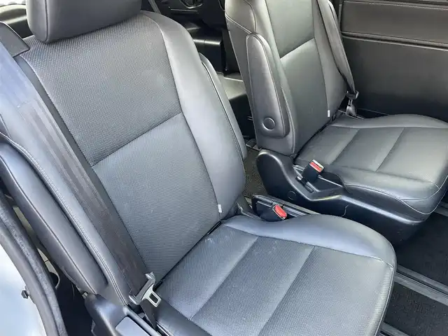 トヨタ エスクァイア Gi 兵庫県 2016(平28)年 12.4万km ホワイトパールクリスタルシャイン (株)IDOMが運営する【じしゃロン西宮店】の自社ローン対象車両になります。こちらは現金ご利用時の価格です。/自社ローンご希望の方は別途その旨お申付け下さい。/＊純正ナビ/＊ワンセグテレビ/＊バックカメラ/＊両側パワースライドドア/＊ETC/＊クルーズコントロール