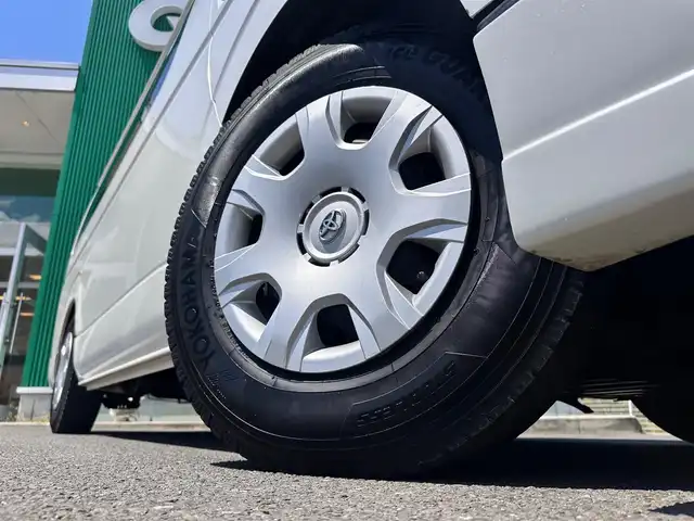 トヨタ ハイエース GL 宮城県 2018(平30)年 13.8万km ホワイトパールクリスタルシャイン ワンオーナー車/4WD/プリクラッシュセーフティ/レーンディパーチャーアラート/オートマチックハイビーム/社外フリップダウンモニター（TVM-FW1020）/社外ナビ（AVIC-RW801）/・CD/DVD/・Bluetooth/・フルセグTV/バックモニター/ETC/AC100V/100Wコンセント/シートカバー/左側パワースライドドア/バックドアイージークローザー/ウッドコンビステアリング/ステアリングスイッチ/MTモード付AT/LEDヘッドライト/フォグランプ/オートライト/スマートキー＆プッシュスタート/スペアキー1本/電動格納ミラー/フロアマット/ドアバイザー/Wエアバッグ/取扱説明書/保証書