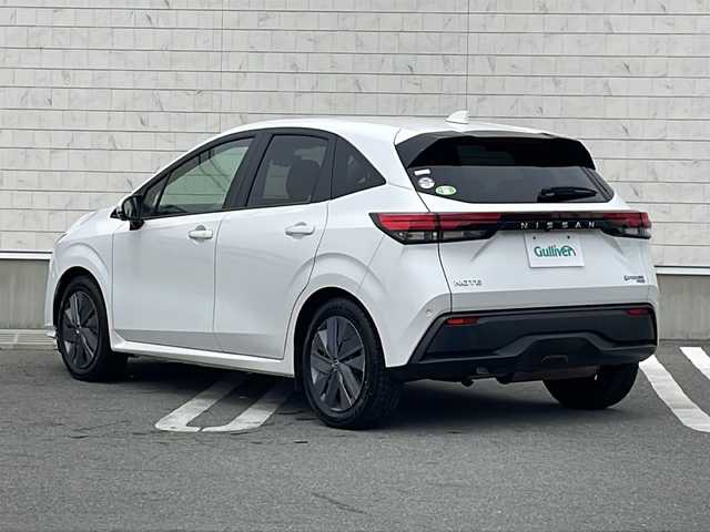 日産 ノート X FOUR 山形県 2022(令4)年 7.2万km ピュアホワイトパール 禁煙車/プロパイロット/ハンドル支援/デジタルルームミラー/・インテリジェントエマージェンシーブレーキ/・ふらつき警報/・前方衝突予測警報/・標識検知機能/・側方運転支援/・後側方衝突防止支援システム/・アラウンドビューモニター/・踏み間違い衝突防止アシスト/・後退時車両検知警報/・インテリジェント ルームミラー/・エマージェンシーストップシグナル/インテリジェントBSI/純正ナビ/BT.USB.AndoroidAuto.AppleCarPlay.HDMI/フルセグ/ビルトインETC2.0/ステアリングヒーター/シートヒーター/置くだけ充電/クリアランスソナー/電動パーキングブレーキ/オートホールド/プッシュスタート/スマートキー