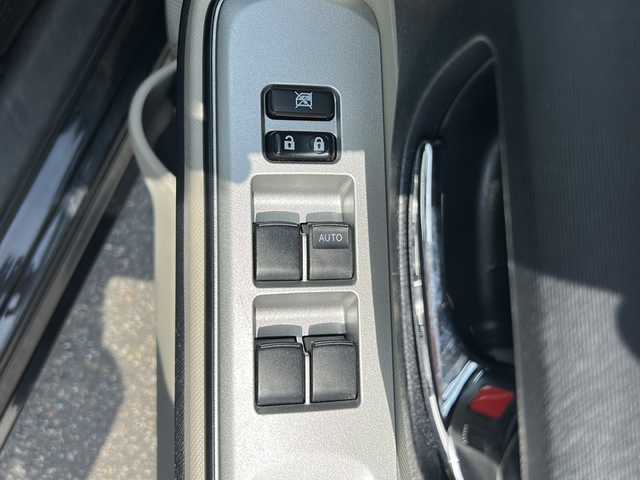 トヨタ アクア G 石川県 2013(平25)年 9.7万km ブラックマイカ 純正SDナビゲーション/【CD・DVD・SD・Bluetooth・フルセグTV】/型番：NSZT-W62G/バックカメラ/ステアリングリモコン/電動格納ミラー/プッシュスタート/・スマートキー/・スペアキー/ハロゲンライト/・オートライト/純正フロアマット/取扱説明書/保証書/記録簿