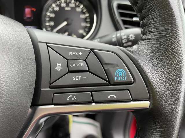 日産 エクストレイル 20Xi 石川県 2018(平30)年 4.6万km ガーネットレッド 4WD/プロパイロット/純正メモリーナビ/フルセグTV/アラウンドビューモニター/LEDヘッドライト/革シート/ドライブレコーダー/ETC/パワーバックドア/インテリキー/プッシュスタート/電動ミラー/スマートルームミラー/オートライト/純正アルミホイール/保証書