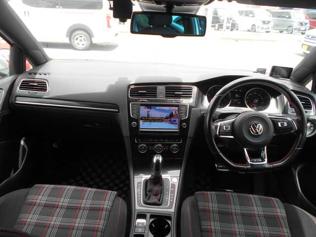 フォルクスワーゲン ゴルフ ＧＴＩ 栃木県 2016(平28)年 8.6万km ピュアホワイト 純正フルセグメモリナビ/プリクラッシュブレーキシステム/レーンキープアシストシステム/アダプティブクルーズコントロール/バックカメラ/パークディスタンスコントロール/オートブレーキホールド/電動パーキングブレーキ/社外18インチENKEIアルミホイール/プッシュスタート/ETC/アイドリングストップ/ステアリングリモコン/パドルシフト/純正フロアマット/ウィンカーミラー/電動格納ミラー