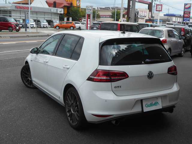 フォルクスワーゲン ゴルフ ＧＴＩ 栃木県 2016(平28)年 8.6万km ピュアホワイト 純正フルセグメモリナビ/プリクラッシュブレーキシステム/レーンキープアシストシステム/アダプティブクルーズコントロール/バックカメラ/パークディスタンスコントロール/オートブレーキホールド/電動パーキングブレーキ/社外18インチENKEIアルミホイール/プッシュスタート/ETC/アイドリングストップ/ステアリングリモコン/パドルシフト/純正フロアマット/ウィンカーミラー/電動格納ミラー