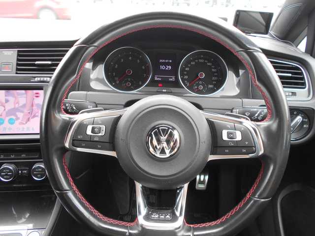 フォルクスワーゲン ゴルフ ＧＴＩ 栃木県 2016(平28)年 8.6万km ピュアホワイト 純正フルセグメモリナビ/プリクラッシュブレーキシステム/レーンキープアシストシステム/アダプティブクルーズコントロール/バックカメラ/パークディスタンスコントロール/オートブレーキホールド/電動パーキングブレーキ/社外18インチENKEIアルミホイール/プッシュスタート/ETC/アイドリングストップ/ステアリングリモコン/パドルシフト/純正フロアマット/ウィンカーミラー/電動格納ミラー