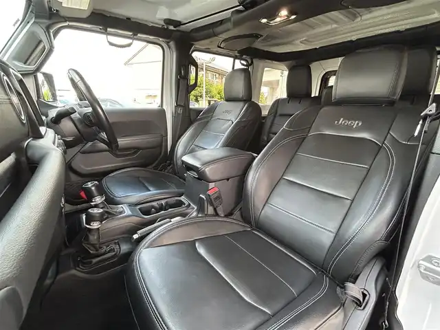 クライスラー・ジープ ラングラー アンリミテッド サハラ 群馬県 2020(令2)年 3.4万km ブライトホワイト 4WD/純正メモリナビ/ALPINE/バックカメラ/Bluetooth/フルセグテレビ/シートヒーター/ステアリングヒーター/アダプティブクルーズコントロール/横滑り防止装置/ETC2.0/JAOS製ステップ/JAOS製マッドカバー/JAOS製スキッドプレート/JAOS１７インチアルミホイール/JAOS BATTLEZリフトアップセット/JAOS BATTLEZ四本だしマフラー/保証書/取扱説明書
