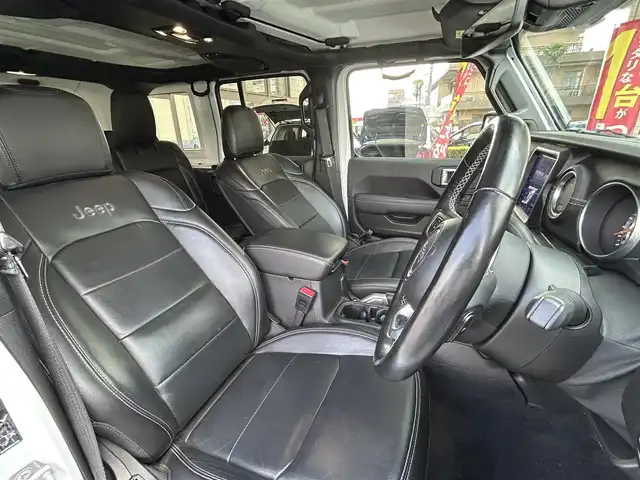 クライスラー・ジープ ラングラー アンリミテッド サハラ 群馬県 2020(令2)年 3.4万km ブライトホワイト 4WD/純正メモリナビ/ALPINE/バックカメラ/Bluetooth/フルセグテレビ/シートヒーター/ステアリングヒーター/アダプティブクルーズコントロール/横滑り防止装置/ETC2.0/JAOS製ステップ/JAOS製マッドカバー/JAOS製スキッドプレート/JAOS１７インチアルミホイール/JAOS BATTLEZリフトアップセット/JAOS BATTLEZ四本だしマフラー/保証書/取扱説明書