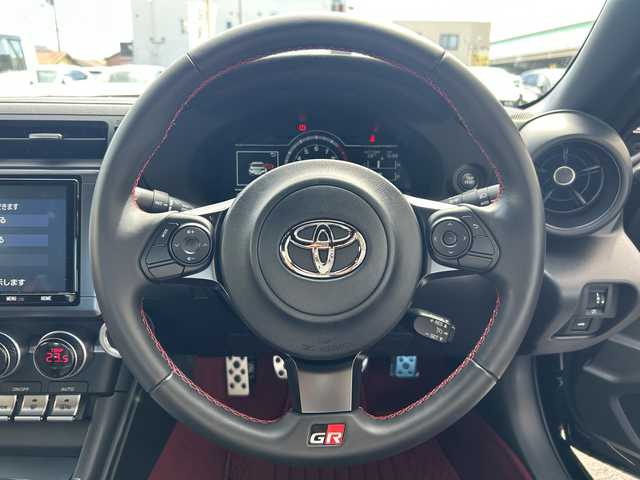 トヨタ ＧＲ８６ RZ 兵庫県 2022(令4)年 0.7万km クリスタルブラックシリカ ６MT/純正9インチナビ/(CD/BT/SD)/フルセグTV/バックカメラ/ETC/クルーズコントロール/前後ドライブレコーダー/前席シートヒーター/スマートキー/純正18インチアルミ