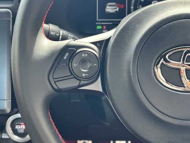 トヨタ ＧＲ８６ RZ 兵庫県 2022(令4)年 0.7万km クリスタルブラックシリカ ６MT/純正9インチナビ/(CD/BT/SD)/フルセグTV/バックカメラ/ETC/クルーズコントロール/前後ドライブレコーダー/前席シートヒーター/スマートキー/純正18インチアルミ