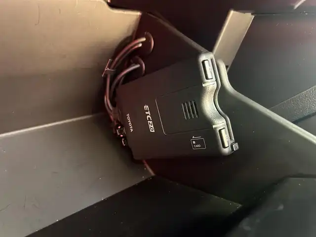 トヨタ ＧＲ８６ RZ 兵庫県 2022(令4)年 0.7万km クリスタルブラックシリカ ６MT/純正9インチナビ/(CD/BT/SD)/フルセグTV/バックカメラ/ETC/クルーズコントロール/前後ドライブレコーダー/前席シートヒーター/スマートキー/純正18インチアルミ