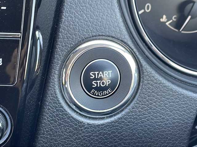 日産 エクストレイル 20Xi 秋田県 2019(平31)年 2.9万km ブリリアントシルバー 純正9型SDナビゲーション【MM518D-L】/AM FM フルセグ CD DVD Bluetooth AUX USB/インテリジェントアラウンドビューモニター/プロパイロットレーダークルーズコントロール/エマージェンシーブレーキ/レーンディパーチャーワーニング/アイドリングストップ/全席シートヒーター/ドライブレコーダー/パワーバックドア/ビルトインETC/電子パーキング/オートホールド/LEDヘッドライト/純正18インチアルミホイール/純正フロアマット/スペアキー