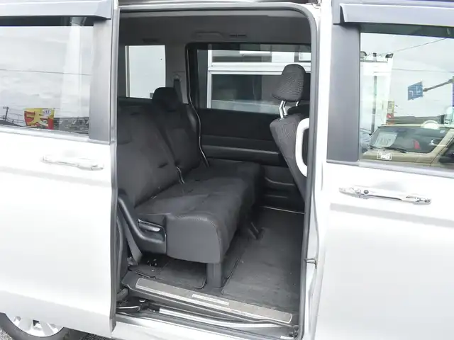 ホンダ ステップワゴン スパーダ Z 神奈川県 2010(平22)年 8.2万km スーパープラチナメタリック 純正HDDナビ/全方位カメラ/フリップダウンモニター/両側パワースライドドア/ETC/HID/無限グリル/スマートキー/取説/ナビ説/スペアスマートキー/記録(H.29.R.1.3.5.6)
