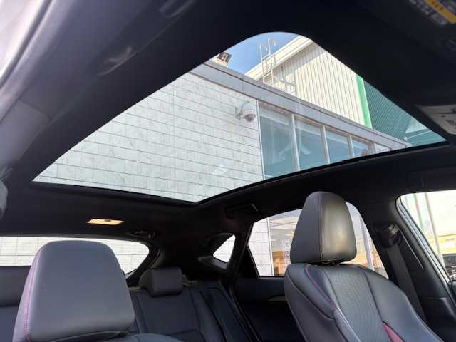 レクサス ＮＸ 200t Fスポーツ 大阪府 2016(平28)年 5.3万km ホワイトノーヴァガラスフレーク パノラマルーフ/純正ナビ/フルセグ/バック/左サイドカメラ/純正オプションエアロ(フロント/サイド)/純正オプションフェンダーアーチモール/純正オプションドアエッジプロテクター/電動リアゲート/ブラックレザーシート/ステアリングヒーター/シートヒーター/エアコン/パワーシート/シートメモリー/三眼LEDヘッドライト/純正アルミホイール/パドルシフト