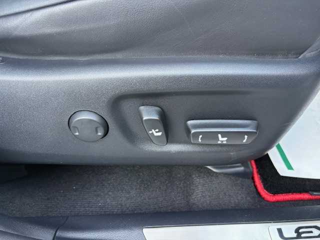 レクサス ＮＸ 200t Fスポーツ 大阪府 2016(平28)年 5.3万km ホワイトノーヴァガラスフレーク パノラマルーフ/純正ナビ/フルセグ/バック/左サイドカメラ/純正オプションエアロ(フロント/サイド)/純正オプションフェンダーアーチモール/純正オプションドアエッジプロテクター/電動リアゲート/ブラックレザーシート/ステアリングヒーター/シートヒーター/エアコン/パワーシート/シートメモリー/三眼LEDヘッドライト/純正アルミホイール/パドルシフト