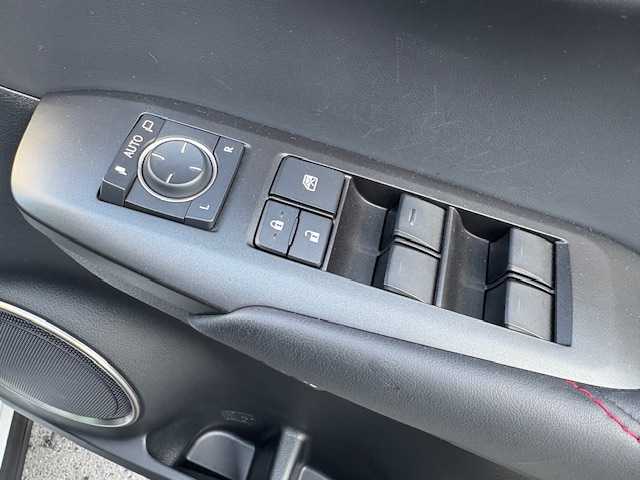 レクサス ＮＸ 200t Fスポーツ 大阪府 2016(平28)年 5.3万km ホワイトノーヴァガラスフレーク パノラマルーフ/純正ナビ/フルセグ/バック/左サイドカメラ/純正オプションエアロ(フロント/サイド)/純正オプションフェンダーアーチモール/純正オプションドアエッジプロテクター/電動リアゲート/ブラックレザーシート/ステアリングヒーター/シートヒーター/エアコン/パワーシート/シートメモリー/三眼LEDヘッドライト/純正アルミホイール/パドルシフト