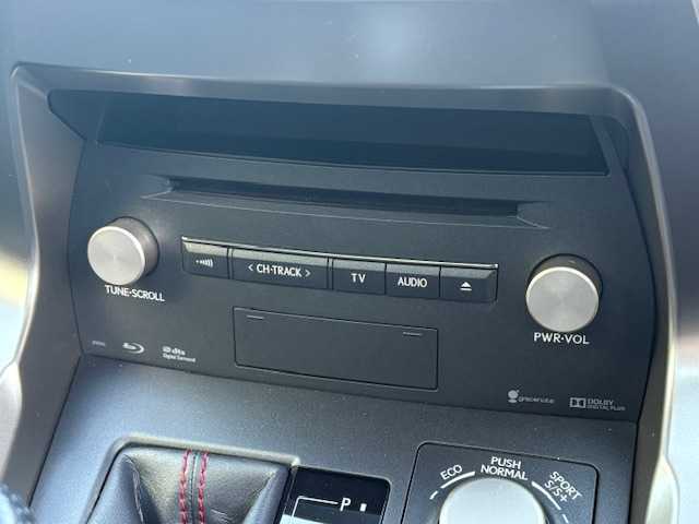 レクサス ＮＸ 200t Fスポーツ 大阪府 2016(平28)年 5.3万km ホワイトノーヴァガラスフレーク パノラマルーフ/純正ナビ/フルセグ/バック/左サイドカメラ/純正オプションエアロ(フロント/サイド)/純正オプションフェンダーアーチモール/純正オプションドアエッジプロテクター/電動リアゲート/ブラックレザーシート/ステアリングヒーター/シートヒーター/エアコン/パワーシート/シートメモリー/三眼LEDヘッドライト/純正アルミホイール/パドルシフト