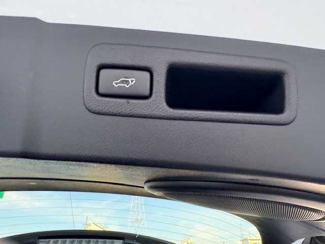 レクサス ＮＸ 200t Fスポーツ 大阪府 2016(平28)年 5.3万km ホワイトノーヴァガラスフレーク パノラマルーフ/純正ナビ/フルセグ/バック/左サイドカメラ/純正オプションエアロ(フロント/サイド)/純正オプションフェンダーアーチモール/純正オプションドアエッジプロテクター/電動リアゲート/ブラックレザーシート/ステアリングヒーター/シートヒーター/エアコン/パワーシート/シートメモリー/三眼LEDヘッドライト/純正アルミホイール/パドルシフト