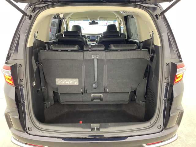 ホンダ オデッセイ ハイブリッド アブソルートセンシングEXパック 兵庫県 2016(平28)年 8万km プレミアムヴィーナスブラックP ・メーカーオプションナビ/・Bluetooth/DVD/CD/HDMI/USB/TV/・全方位カメラ/・ホンダセンシング/・衝突軽減ブレーキ/・歩行者事故低減ステアリング/・アダプティブ・クルーズ・コントロール/・車線維持支援システム/・路外逸脱抑制機能/・誤発進抑制機能/・先行車発進お知らせ機能/・標識認識機能/・ブラインドスポットモニター/・コーナーセンサー/・両側パワースライドドア/・ステアリングスイッチ/・ハーフレザーシート/・運転席パワーシート/・2列目オットマン/・2列目サンシェード/・社外前方ドラレコ/・LEDヘッドライト/・フォグランプ/・純正17インチアルミホイールタイヤ