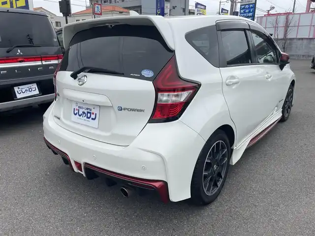 日産 ノート e－パワー ニスモ 和歌山県 2017(平29)年 7.4万km ブリリアントホワイトパール (株)IDOMが運営する【じしゃロン和歌山店】の自社ローン専用車両になります。こちらは現金またはオートローンご利用時の価格です。自社ローンご希望の方は別途その旨お申付け下さい/エマージェンシーブレーキ/レーンディパーチャーウォーニング/アラウンドビューモニター/インテリジェントルームミラー/純正ナビ(CD.DVD.BT.AUX)/フルセグTV/ニスモ専用シート/ETC/プッシュスタート/スマートキー/LEDヘッドライト