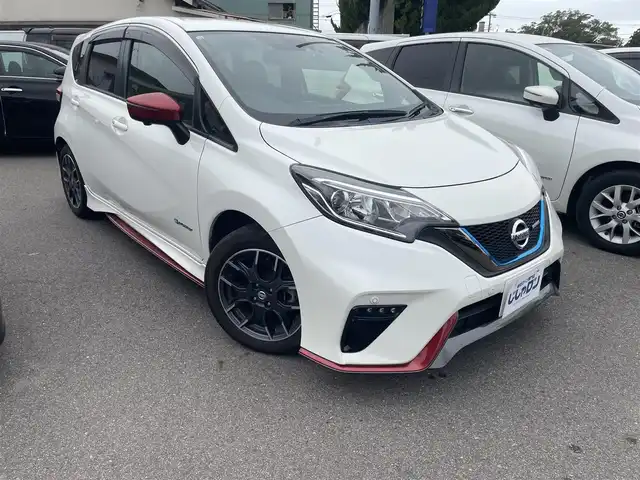 日産 ノート e－パワー ニスモ 和歌山県 2017(平29)年 7.4万km ブリリアントホワイトパール (株)IDOMが運営する【じしゃロン和歌山店】の自社ローン専用車両になります。こちらは現金またはオートローンご利用時の価格です。自社ローンご希望の方は別途その旨お申付け下さい/エマージェンシーブレーキ/レーンディパーチャーウォーニング/アラウンドビューモニター/インテリジェントルームミラー/純正ナビ(CD.DVD.BT.AUX)/フルセグTV/ニスモ専用シート/ETC/プッシュスタート/スマートキー/LEDヘッドライト