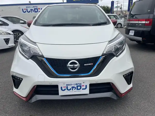 日産 ノート e－パワー ニスモ 和歌山県 2017(平29)年 7.4万km ブリリアントホワイトパール (株)IDOMが運営する【じしゃロン和歌山店】の自社ローン専用車両になります。こちらは現金またはオートローンご利用時の価格です。自社ローンご希望の方は別途その旨お申付け下さい/エマージェンシーブレーキ/レーンディパーチャーウォーニング/アラウンドビューモニター/インテリジェントルームミラー/純正ナビ(CD.DVD.BT.AUX)/フルセグTV/ニスモ専用シート/ETC/プッシュスタート/スマートキー/LEDヘッドライト