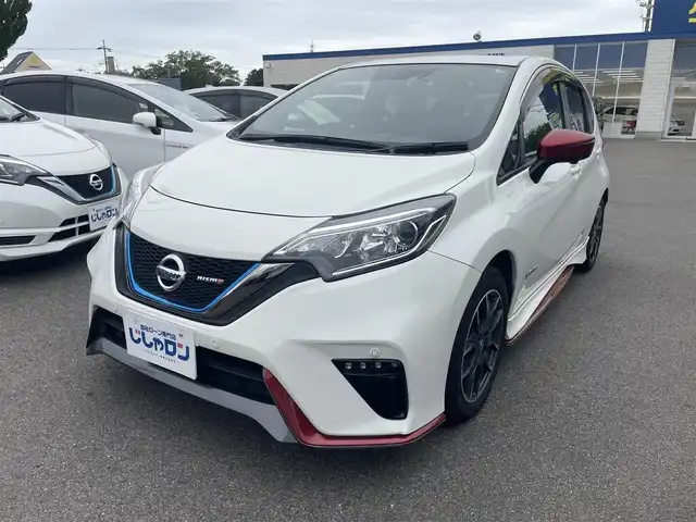 日産 ノート e－パワー ニスモ 和歌山県 2017(平29)年 7.4万km ブリリアントホワイトパール (株)IDOMが運営する【じしゃロン和歌山店】の自社ローン専用車両になります。こちらは現金またはオートローンご利用時の価格です。自社ローンご希望の方は別途その旨お申付け下さい/エマージェンシーブレーキ/レーンディパーチャーウォーニング/アラウンドビューモニター/インテリジェントルームミラー/純正ナビ(CD.DVD.BT.AUX)/フルセグTV/ニスモ専用シート/ETC/プッシュスタート/スマートキー/LEDヘッドライト