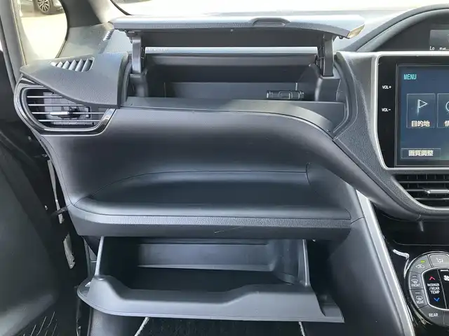 トヨタ ヴォクシー ZS 煌 道南・函館 2018(平30)年 10.4万km ブラック /純正メモリナビ//フルセグTV//夏冬タイヤ//正エンジンスターター//バックカメラ//両側パワースライドドア//ワイパーデアイサー//プリクラッシュセーフティ//レーンディパーチャーアラート//クルーズコントロール//オートマチックハイビーム//LEDヘッドライト//オートライト//スマートキー//エンジンプッシュスタート//ワンオーナー//寒冷地仕様