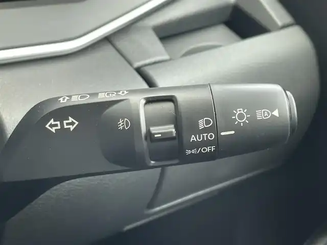 日産 ノート オーテック 東京都 2024(令6)年 1.7万km ダークメタルグレー 純正ナビ/ＴＶ/Bluetooth接続/エマージェンシーブレーキ/車線逸脱警報/アダプティブヘッドライト/オートワイパー/オートライト/ステアリングスイッチ/オートエアコン/スマートキー/プッシュスタート