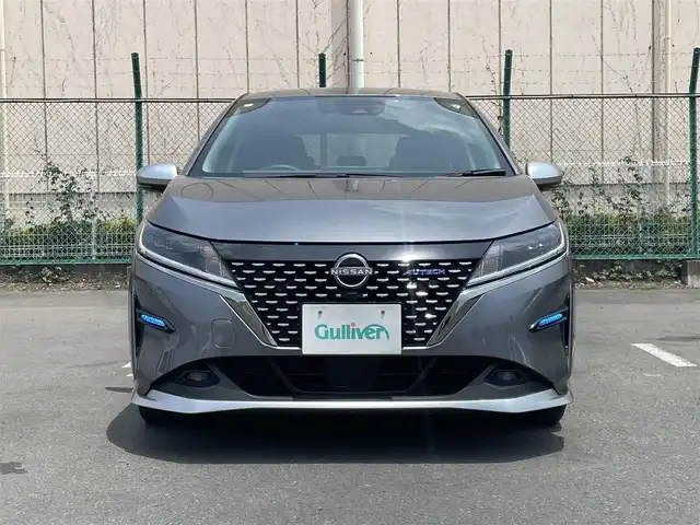 日産 ノート オーテック 東京都 2024(令6)年 1.7万km ダークメタルグレー 純正ナビ/ＴＶ/Bluetooth接続/エマージェンシーブレーキ/車線逸脱警報/アダプティブヘッドライト/オートワイパー/オートライト/ステアリングスイッチ/オートエアコン/スマートキー/プッシュスタート