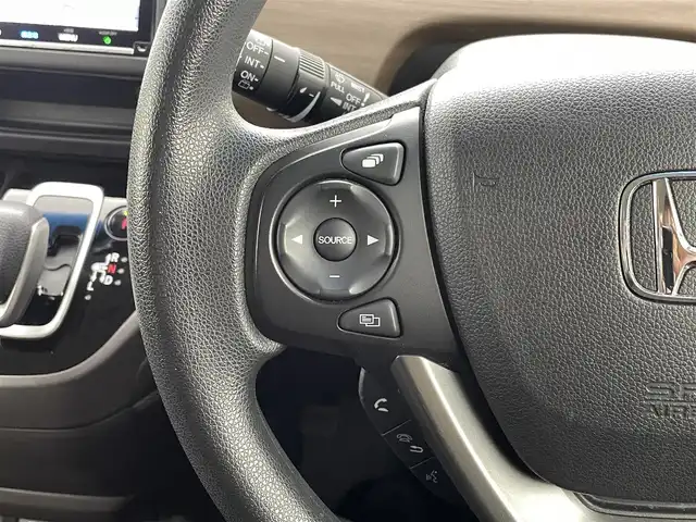 ホンダ フリード ハイブリット G ホンダセンシング 熊本県 2020(令2)年 4.7万km プレミアムクリスタルレッドM メーカーＯＰ９in純正メモリナビVXM-207VFNi/（AM・FM・BT・フルセグ・SD）/純正ビルトインETC/Bカメラ/純正前後ドライブレコーダー/追従クルーズコントロール/両側パワースライドドア/横滑り防止装置/衝突軽減システム/標識認識機能/先行車発進お知らせ機能/LEDヘッドライト/オートライト/エンジンスタートボタン/シートヒーターD+N/サンシェード/スマートキー/スペアキー1本/純正フロアマット