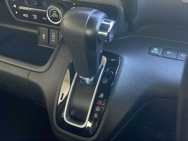 ホンダ Ｎ ＢＯＸ カスタム G L ターボ ホンダセンシング 神奈川県 2018(平30)年 5.4万km プレミアムベルベットパープル・パール 純正ナビ/（CD/DVD/AM/FM/SD/USB/AUX/BT/フルセグTV)/バックカメラ/全方位ドライブレコーダー/ETC/パドルシフト/レーダークルーズコントロール/両側パワースライドドア/純正フロアマット/純正アルミホイール/レーンキープアシスト/横滑り防止装置/プリクラッシュ/コーナーセンサー/アイドリングストップ/オートライト/エンジンスタートボタン/スペアキー×１/保証書/取扱説明書