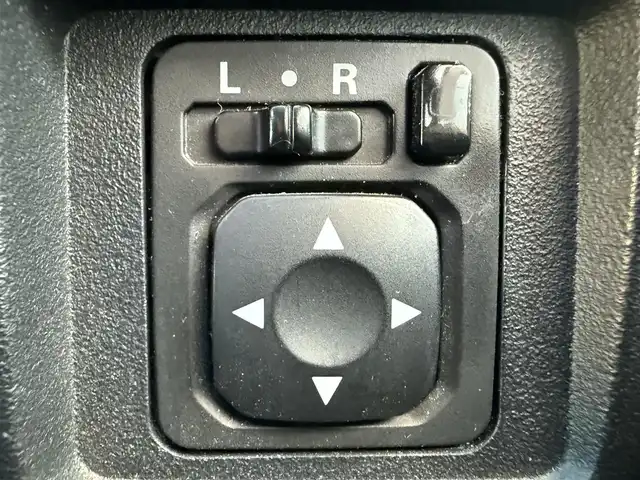 三菱 デリカＤ：５ C2 S 千葉県 2008(平20)年 12.2万km クールシルバーメタリック 純正HDDナビ/(ワンセグTV/CD/DVD/AM/FM)/バックカメラ/ETC/純正フロアマット/オートライト/スペアキー/純正ヘッドライト/電動格納ミラー