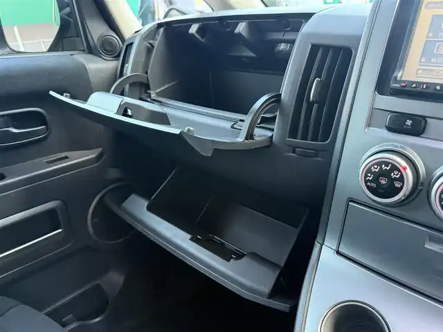 三菱 デリカＤ：５ C2 S 千葉県 2008(平20)年 12.2万km クールシルバーメタリック 純正HDDナビ/(ワンセグTV/CD/DVD/AM/FM)/バックカメラ/ETC/純正フロアマット/オートライト/スペアキー/純正ヘッドライト/電動格納ミラー