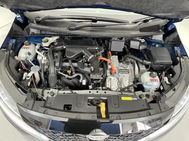 日産 ノート X 滋賀県 2021(令3)年 5万km オーロラフレアブルーパール 純正９型メモリーナビ/【Bluetooth/CD/DVD/フルセグ】/フロントカメラ/バックカメラ/前後ソナー/LEDヘッドライド/オートハイビーム/電子パーキング/オートホールド/社外１６AW/ステアリングリモコン/プッシュスタート/スマートキー/ビルトインETC