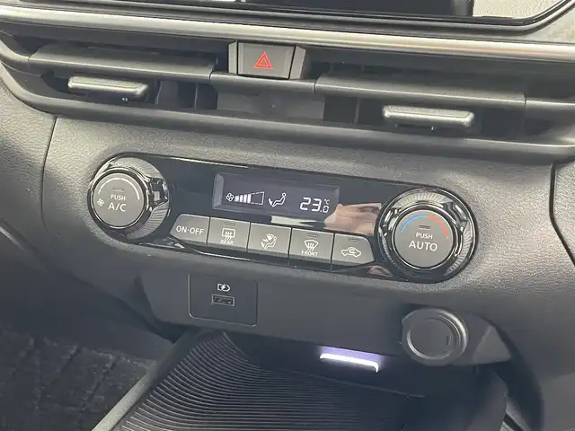 日産 ノート X 滋賀県 2021(令3)年 5万km オーロラフレアブルーパール 純正９型メモリーナビ/【Bluetooth/CD/DVD/フルセグ】/フロントカメラ/バックカメラ/前後ソナー/LEDヘッドライド/オートハイビーム/電子パーキング/オートホールド/社外１６AW/ステアリングリモコン/プッシュスタート/スマートキー/ビルトインETC