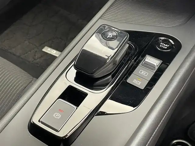 日産 ノート X 滋賀県 2021(令3)年 5万km オーロラフレアブルーパール 純正９型メモリーナビ/【Bluetooth/CD/DVD/フルセグ】/フロントカメラ/バックカメラ/前後ソナー/LEDヘッドライド/オートハイビーム/電子パーキング/オートホールド/社外１６AW/ステアリングリモコン/プッシュスタート/スマートキー/ビルトインETC