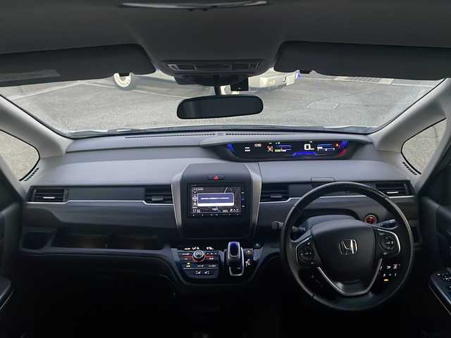 ホンダ フリード＋ ハイブリット EX 兵庫県 2019(令1)年 5.4万km ホワイトオーキッドパール ワンオーナー/保証書・取説・有/純正メモリーナビ・BT・FM・AM/バックカメラ/ETC/ドライブレコーダー/追尾機能付きクルーズコントロール/車線逸脱防止支援システム/衝突被害軽減ブレーキ/ロードサインアシスト/先行車発進通知/両側パワースライドドア/アイドリングストップ/プッシュスタート/スマートキー×2/純正フロアマット/純正ドアバイザー