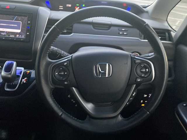 ホンダ フリード＋ ハイブリット EX 兵庫県 2019(令1)年 5.4万km ホワイトオーキッドパール ワンオーナー/保証書・取説・有/純正メモリーナビ・BT・FM・AM/バックカメラ/ETC/ドライブレコーダー/追尾機能付きクルーズコントロール/車線逸脱防止支援システム/衝突被害軽減ブレーキ/ロードサインアシスト/先行車発進通知/両側パワースライドドア/アイドリングストップ/プッシュスタート/スマートキー×2/純正フロアマット/純正ドアバイザー