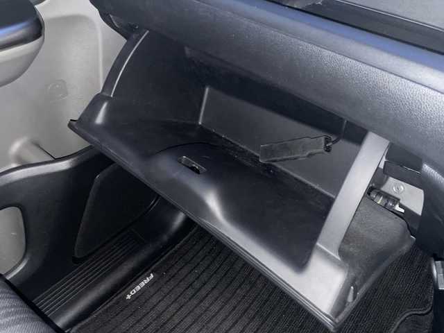 ホンダ フリード＋ ハイブリット EX 兵庫県 2019(令1)年 5.4万km ホワイトオーキッドパール ワンオーナー/保証書・取説・有/純正メモリーナビ・BT・FM・AM/バックカメラ/ETC/ドライブレコーダー/追尾機能付きクルーズコントロール/車線逸脱防止支援システム/衝突被害軽減ブレーキ/ロードサインアシスト/先行車発進通知/両側パワースライドドア/アイドリングストップ/プッシュスタート/スマートキー×2/純正フロアマット/純正ドアバイザー