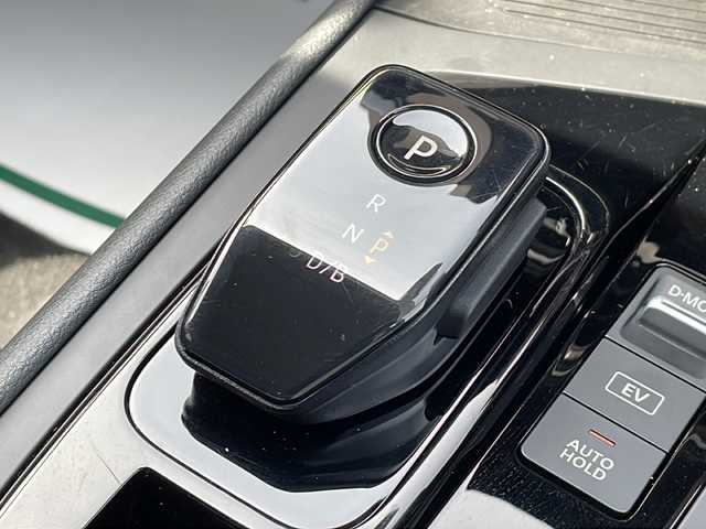 日産 ノート X FOUR 山形県 2022(令4)年 5.4万km スーパーブラック 禁煙車/プロパイロット/ハンドル支援/デジタルルームミラー/・インテリジェントエマージェンシーブレーキ/・ふらつき警報/・前方衝突予測警報/・標識検知機能/・側方運転支援/・後側方衝突防止支援システム/・アラウンドビューモニター/・踏み間違い衝突防止アシスト/・後退時車両検知警報/・インテリジェント ルームミラー/・エマージェンシーストップシグナル/インテリジェントBSI/純正ナビ/BT.USB.AndoroidAuto.AppleCarPlay.HDMI/フルセグ/ビルトインETC2.0/ステアリングヒーター/シートヒーター/置くだけ充電/クリアランスソナー/電動パーキングブレーキ/オートホールド/プッシュスタート/スマートキー