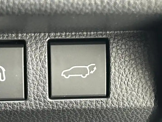 トヨタ クラウン スポーツ Z 道央・札幌 2025(令7)年 0.4万km ブラック ・ワンオーナー/・４WD/・寒冷地仕様/・モデリスタエアロ/・パノラマルーフ/・12.3インチディスプレイオーディオ（コネクティッドナビ対応）Plus/・BT/Type-C/フルセグ/・パノラミックビューモニター/・ドラレコ付デジタルインナーミラー/・ビルトインETC2.0/・置くだけ充電/・トヨタ チームメイト［アドバンスト パーク］/・レーダークルーズコントロール/・プロアクティブドライビングアシスト/・ブラインドスポットモニター/・レザーシート/・マイコンプリセットドライビングポジションシステム/・前席パワーシート/・前席シートヒーター/・前席シートエアコン/・ステアリングヒーター/・アクセサリーコンセント/・ヘッドライトウォッシャー/・オートマチックハイビーム/・LEDヘッドライト/・純正21インチAW/・純正フロアマット/・トノカバー