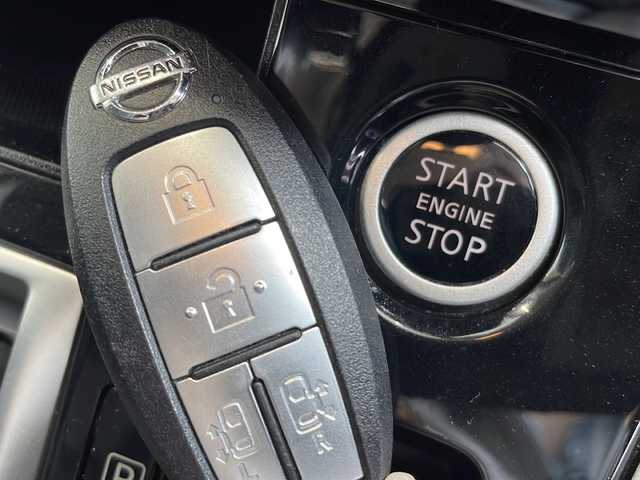 日産 セレナ ハイウェイスター Vセレクション 愛知県 2018(平30)年 4.1万km マルーンレッド 2トーン プロパイロット/衝突軽減システム/純正9型ナビ　ＳＤカードなし/フリップダウンモニター/全方位カメラ/両側パワースライドドア/クルーズコントロール/フルセグ/CD DVD/Bluetooth/バックカメラ/コーナーセンサー/純正アルミホイール/LEDヘッドライト/インテリジェントミラー/オートライト/ドライブレコーダー/ETC/ステアリングスイッチ/スマートキー/プッシュスタート