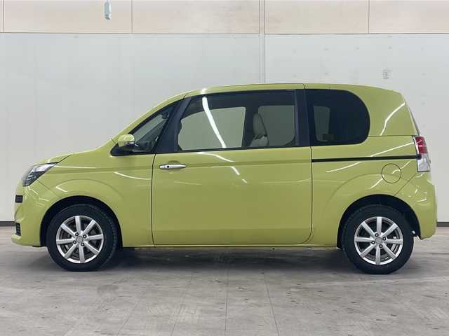 トヨタ スペイド F 道央・札幌 2013(平25)年 10.2万km シトラスマイカメタリック ・４WD/・社外ディスプレイオーディオ/ラジオ／ＤＶＤ／ＣＤ／ＵＳＢ/・寒冷地仕様/・ワンオーナー/・横滑り防止装置/・片側パワースライドドア/・積込夏タイヤ/・スペアキー/・ウインカーミラー/・取扱説明書/・保障書