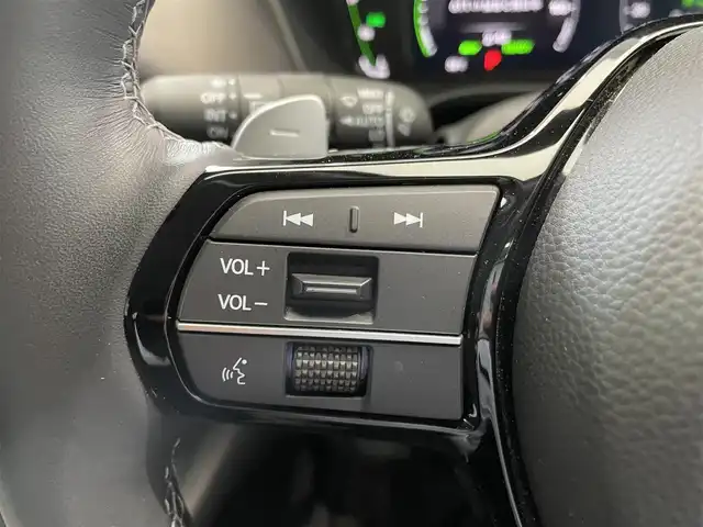 ホンダ ＺＲ－Ｖ ハイブリッド e:HEV Z 鹿児島県 2024(令6)年 2.4万km クリスタルブラックパール ワンオーナー/Honda SENSING/ブラインドスポットインフォメーション/後退出庫サポート/アダプティブドライビングビーム/マルチビューカメラシステム/Honda CONNECTディスプレー＋ETC2.0車載器＋ワイヤレス充電器/本革シート＋運転席8ウェイ助手席4ウェイパワーシート(ドライビングポジションシステム付)/運転席＆助手席シートヒーター/BOSEプレミアムサウンドシステム(12スピーカー)/ハンズフリーアクセスパワーテールゲート(予約クローズ機能付)/18インチアルミホイール(切削＋ベルリナブラック)/ドライブレコーダー【DRH-224SD】/禁煙